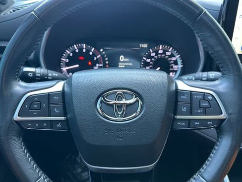 Used 2023 Toyota Highlander XSE AWD/4WD image 27