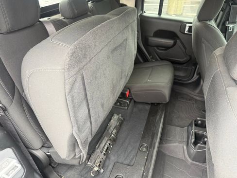 Used 2022 Jeep Gladiator Sport AWD/4WD image 38