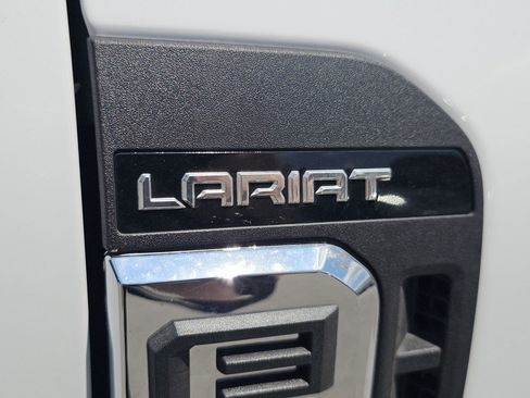 Used 2026 Ford F250 Lariat AWD/4WD image 17