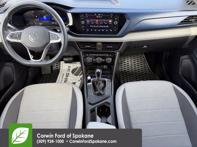 Used 2024 Volkswagen Taos SE w/ Panoramic Sunroof Package FWD image 14