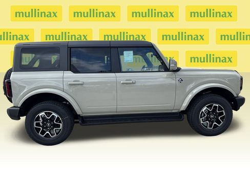 New 2025 Ford Bronco Outer Banks image 16