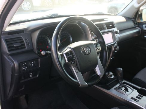 Used 2015 Toyota 4Runner SR5 AWD/4WD image 16