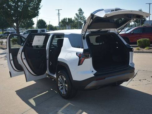 New 2027 Chevrolet Equinox LT FWD image 15