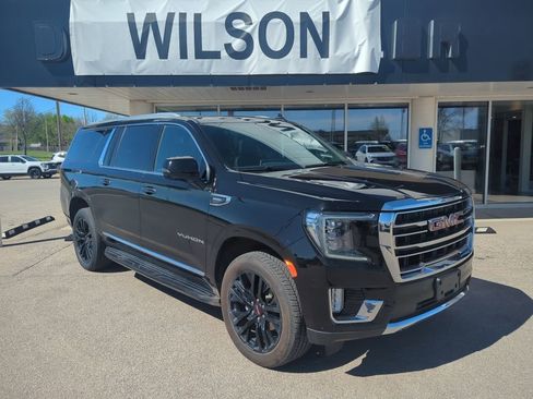Used 2024 GMC Yukon XL SLT w/ SLT Premium Package AWD/4WD image 1
