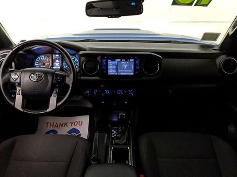 Used 2018 Toyota Tacoma TRD Sport image 13