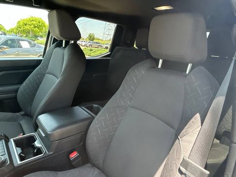 Used 2025 Toyota Tacoma SR5 AWD/4WD image 9