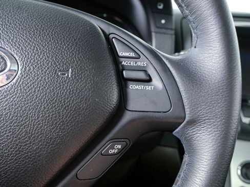 Used 2015 INFINITI Q40 w/ Moonroof Package RWD image 11