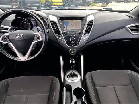 Used 2017 Hyundai Veloster Value Edition image 15