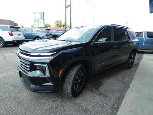 New 2026 Chevrolet Traverse LT w/ Sun and Wheel Package AWD/4WD image 8