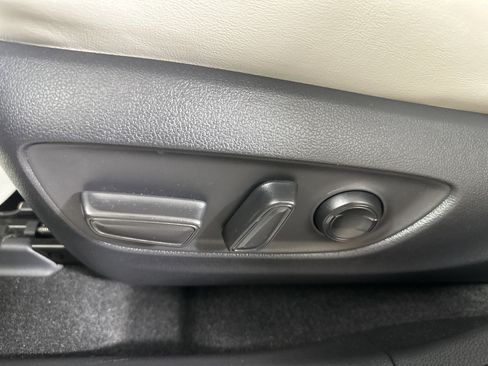Used 2023 Toyota RAV4 Limited AWD/4WD image 10