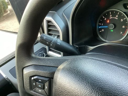 Used 2015 Ford F150 XLT image 44