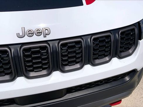 Used 2026 Jeep Compass Trailhawk AWD/4WD image 29