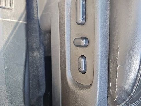 Used 2015 Ford Explorer XLT w/ Equipment Group 202B image 36