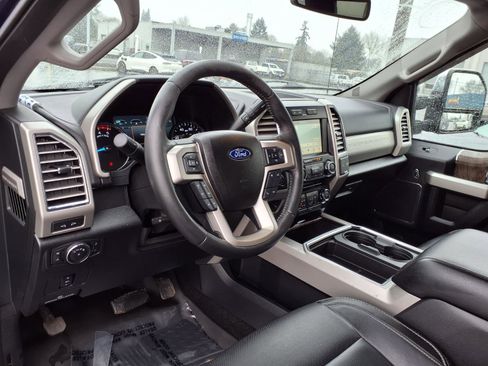 Used 2017 Ford F250 Lariat w/ Chrome Package image 15