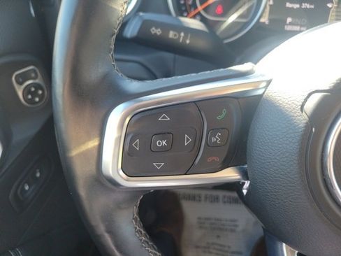 Used 2018 Jeep Wrangler Unlimited Sahara image 28