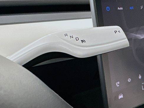Used 2022 Tesla Model Y Performance AWD/4WD image 23