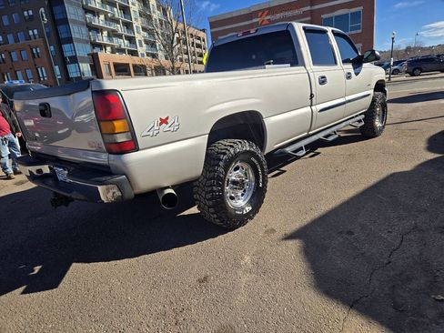 Used 2005 GMC Sierra 2500 SLE w/ Heavy-Duty Power Package image 9