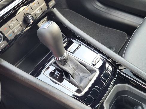 New 2026 Jeep Compass Latitude AWD/4WD image 18