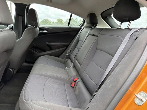Used 2017 Chevrolet Cruze LT w/ Sun And Sound Package FWD image 28