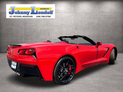 Used 2016 Chevrolet Corvette Stingray Convertible RWD image 2