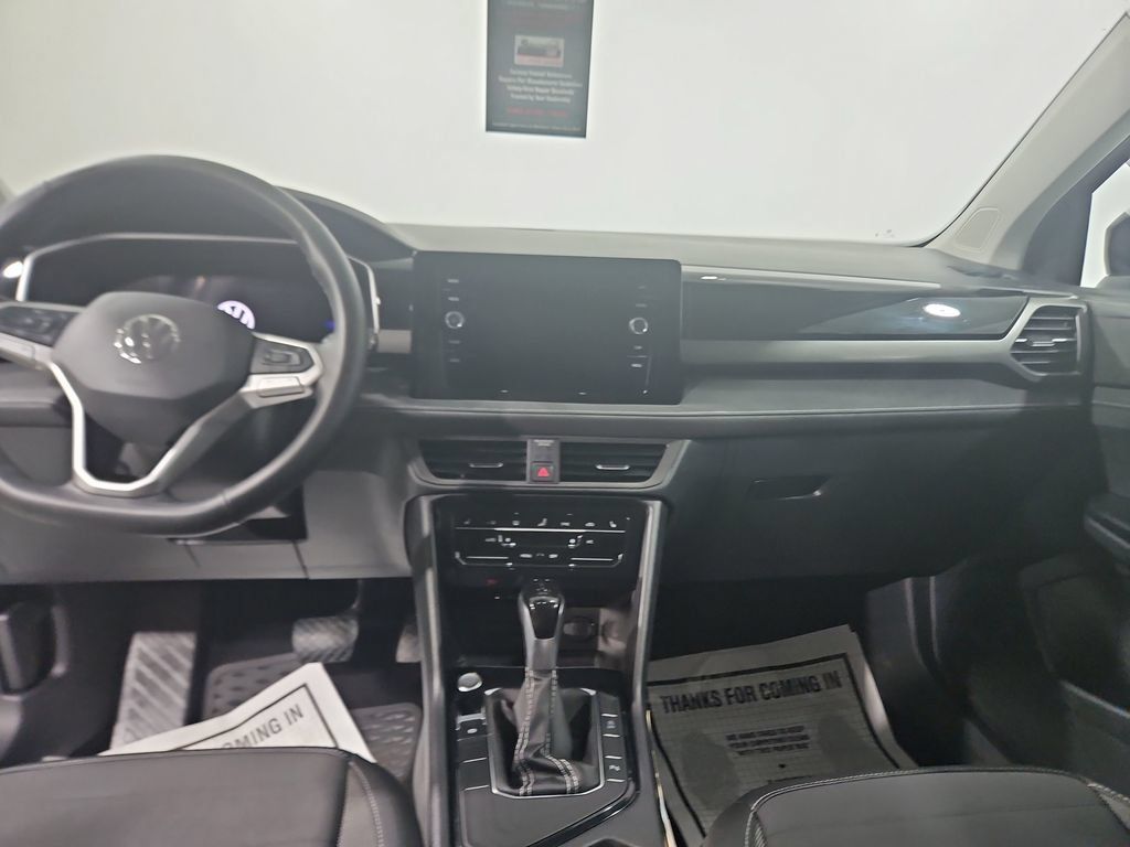 Used 2025 Volkswagen Taos SE FWD image 20