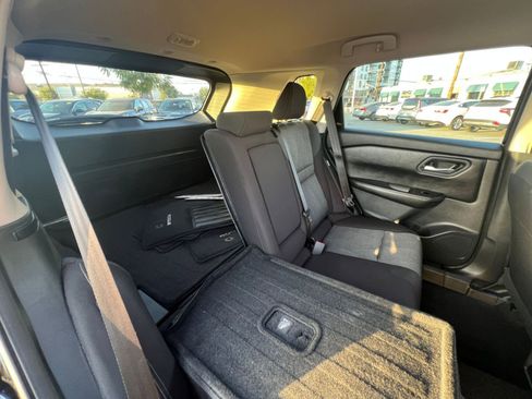 Used 2025 Nissan Rogue SV image 33