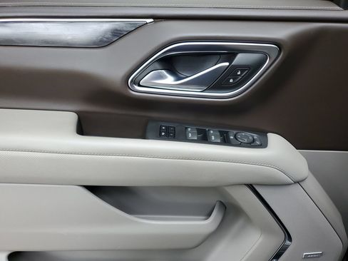 Used 2023 GMC Yukon SLT RWD image 16