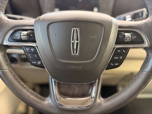 Used 2018 Lincoln Navigator Reserve w/ Technology Package image 24