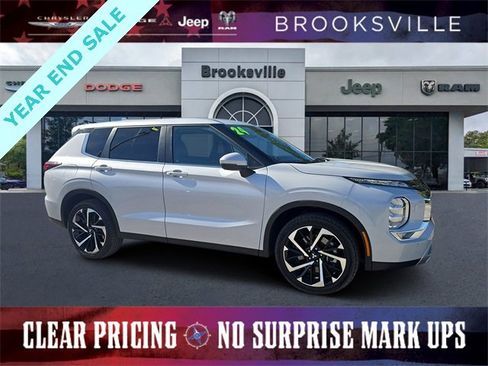 Used 2024 Mitsubishi Outlander SE Black Edition image 1