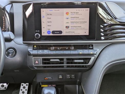 Used 2025 Toyota Camry SE image 18