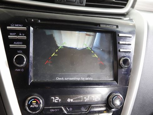 Used 2018 Nissan Murano SV image 17