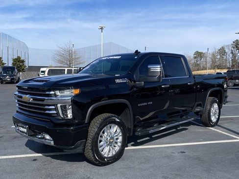 Used 2022 Chevrolet Silverado 2500 High Country image 3