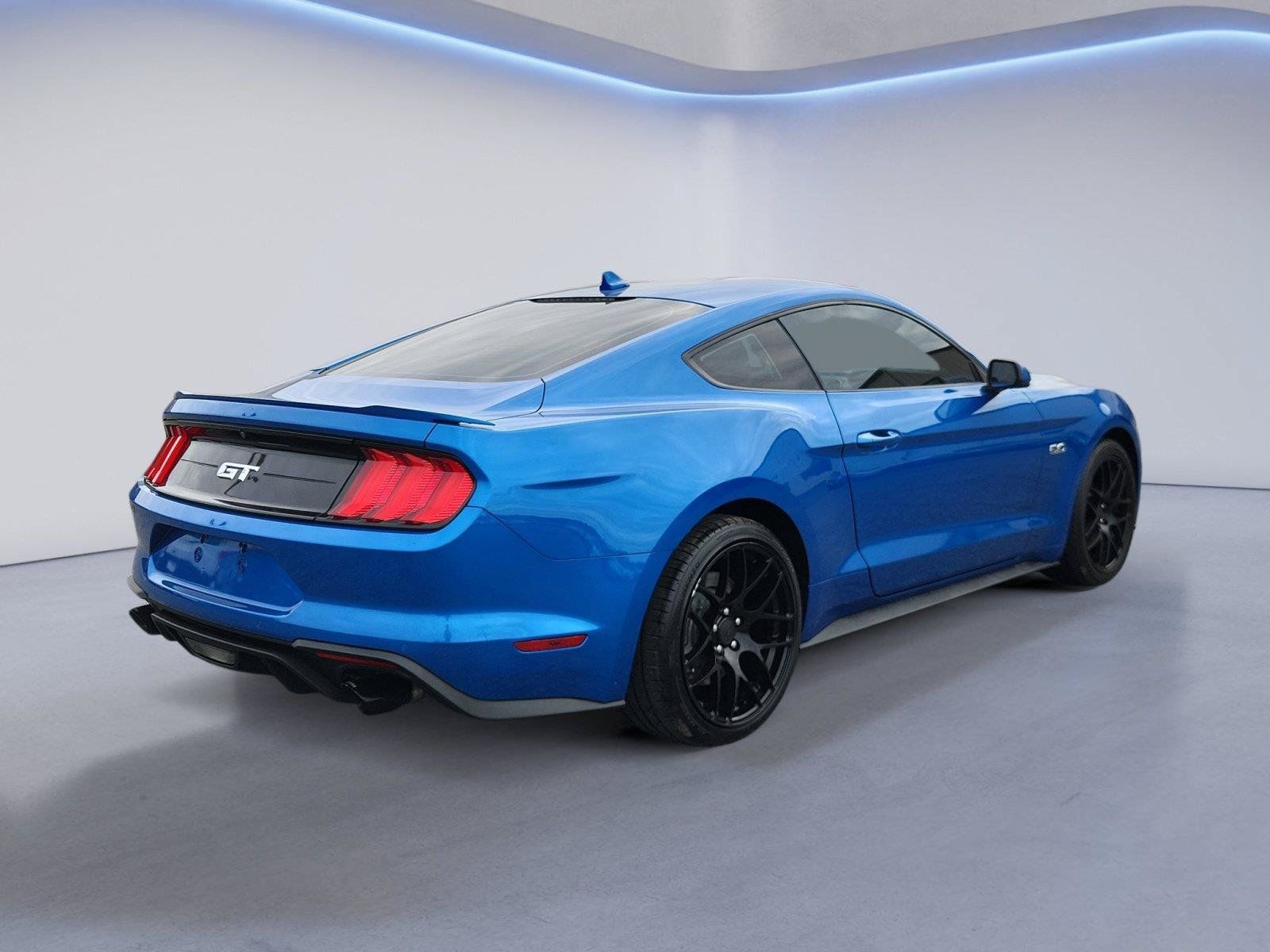Used 2021 Ford Mustang GT RWD image 3