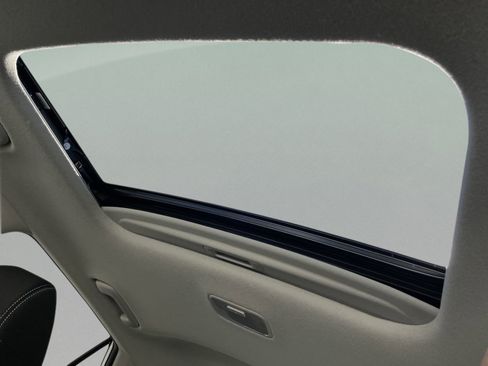 Certified 2026 Hyundai Venue SEL FWD image 31