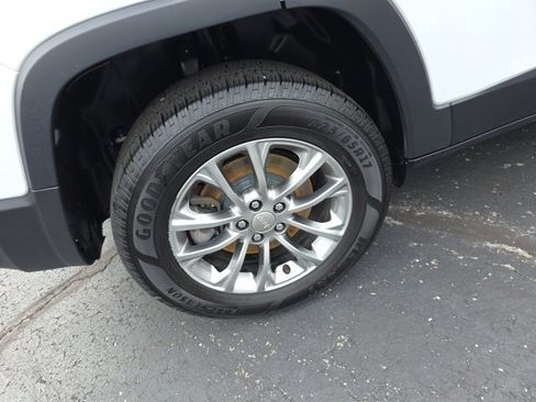 Used 2020 Jeep Cherokee Latitude Plus w/ Cold Weather Group image 57