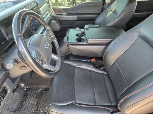 Used 2024 Ford F350 Lariat w/ Sport Appearance Package image 8
