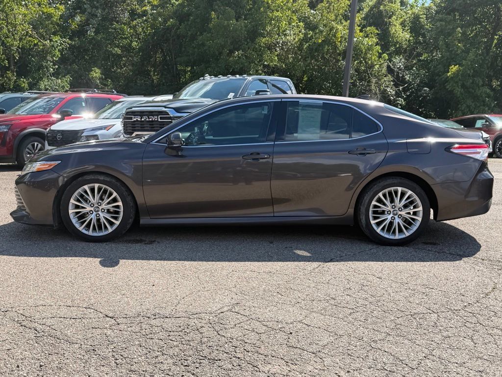 Used 2018 Toyota Camry XLE w/ Audio Package FWD image 4