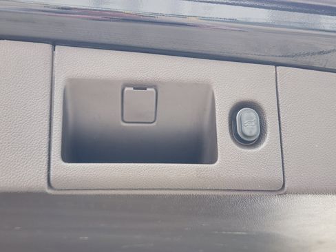 Used 2018 GMC Yukon Denali w/ Open Road Package image 38