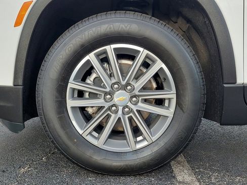 Used 2023 Chevrolet Traverse LT image 31