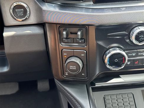 New 2025 Ford F250 Platinum image 27