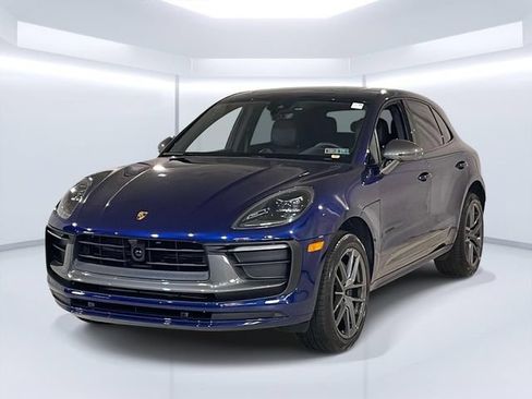 Certified 2026 Porsche Macan Turbo AWD/4WD image 1