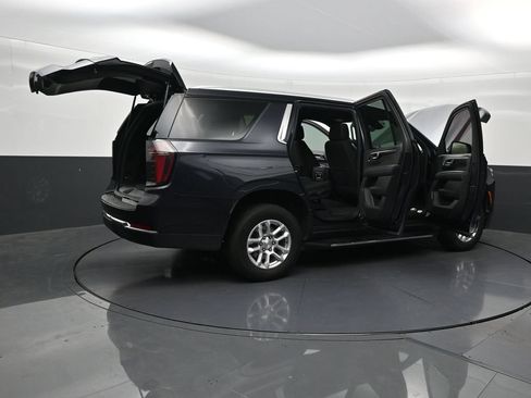Used 2025 Chevrolet Tahoe LS RWD image 33
