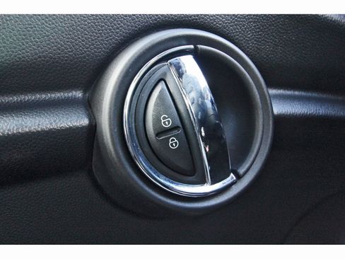 Used 2019 MINI Cooper 2-Door Hardtop FWD image 21