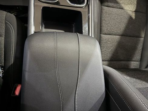 Used 2025 Chevrolet Traverse LT w/ Enhanced Driving Package image 21