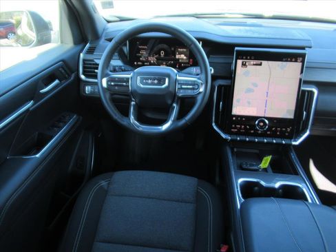 Used 2025 GMC Acadia Elevation image 12