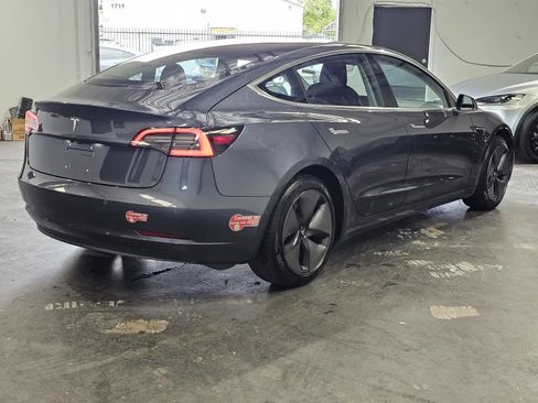Used 2018 Tesla Model 3 RWD image 4