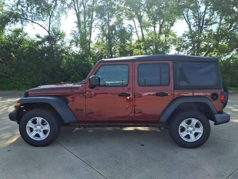 Used 2022 Jeep Wrangler Unlimited Sport AWD/4WD image 2