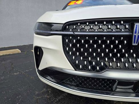 Used 2024 Lincoln Nautilus Reserve w/ Equipment Group 203A image 2
