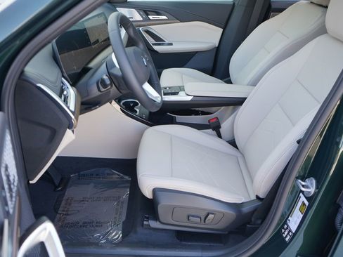 Used 2025 BMW X1 xDrive28i w/ Premium Package image 11