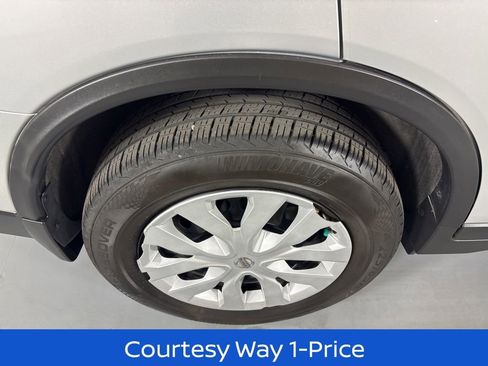 Used 2017 Nissan Rogue S AWD/4WD image 13